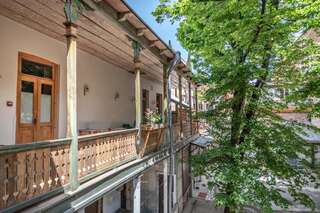 Отель Memoir Hotel Тбилиси Двухместный номер с 1 кроватью или 2 отдельными кроватями и балконом-18
